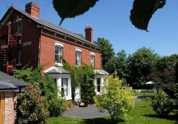 Hopbine House Main image